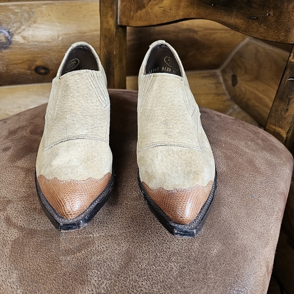 NOCONA BOOTS Women's Tan Suede Pointed Snake Toe Stacked Heel Western Ankle Boot - Picture 8 of 16